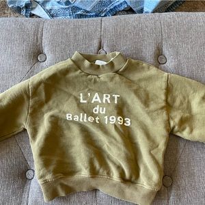 Zara size 4-5 girl sweatshirt but really fits more like a 2-3
